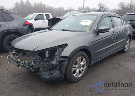 2011 Honda Accord Lxp z USA, uszkodzony, nr VIN 1HGCP2F40BA017734